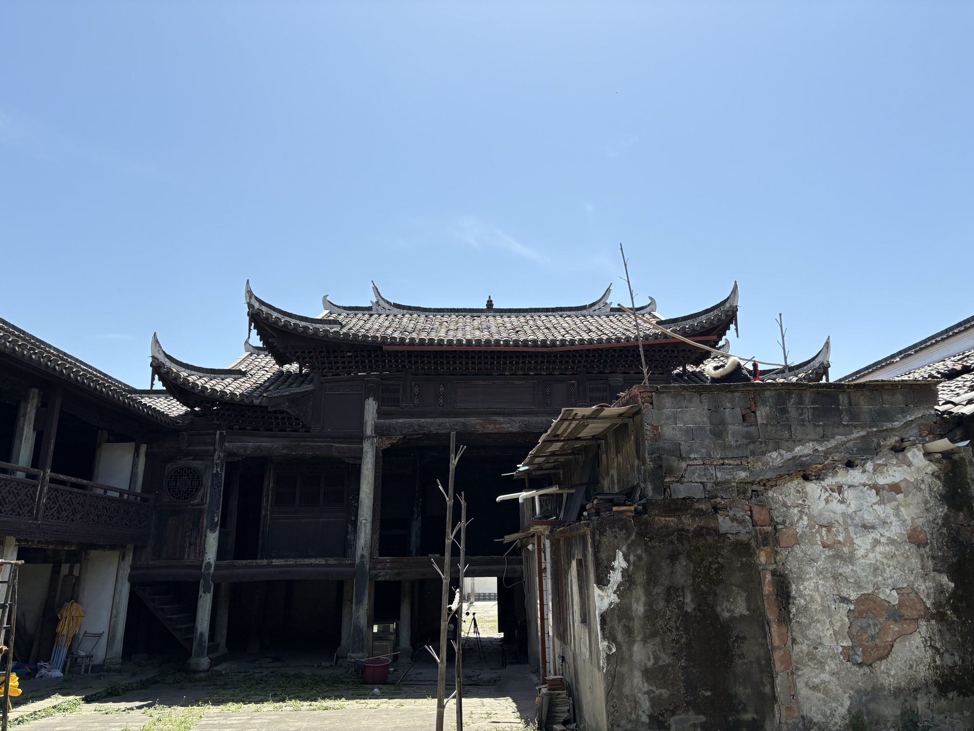 居民违章建筑现状